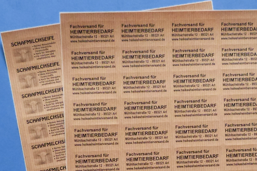 Packpapier-Labels auf dem Laserdrucker beschriften Braune Aufkleber aus Packpapier in Streifenoptik auf A4-Bogen für Laserdrucker und Kopierer