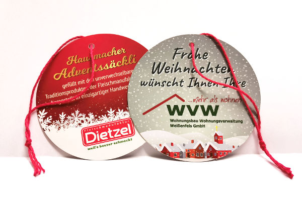 Bedruckte Anhänger - fertig mit Faden zum Befestigen Individuell bedruckte Anhängeetiketten mit Fadenschlaufe zum Aufhängen