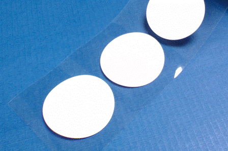 Weiße Adhäsionsfolie ohne Klebstoff für rückstandsfreies Ablösen von glatten Oberflächen