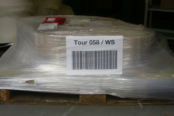 Palettenaufkleber aus weißem Papier für Schrumpffolienverpackungen in Logistik und Lager