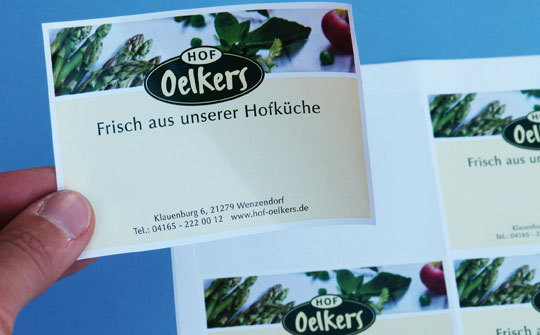 A4-Laserbogen-Etiketten mit individuellem Vordruck Individuell vorgedruckte Etiketten auf A4-Bogen zum Beschriften mit Laserdrucker oder Kopierer