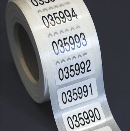 Nummerierte Folien-Etiketten aus weißer PE-Folie mit individuellen Ziffernreihen und in vielen Formaten