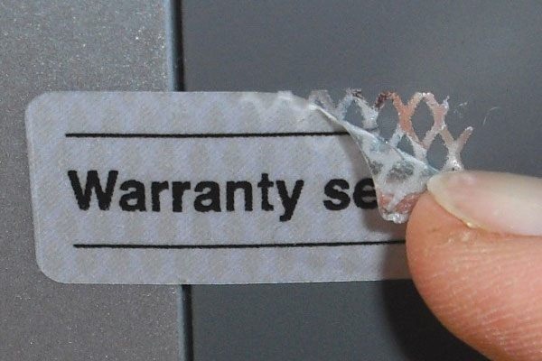Sicherheitsaufkleber Warranty Seal  als Garantiesiegel aus silberner Rautenmusterfolie