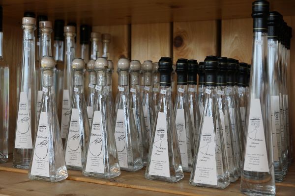Individuelle Flaschenetiketten in jeder Stanzform für Spirituosen jeder Art